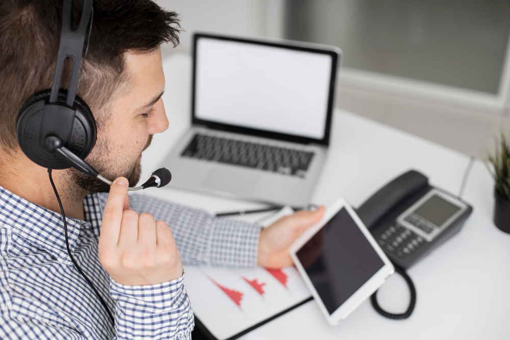 A male agent providing expert B2B lead generation services.